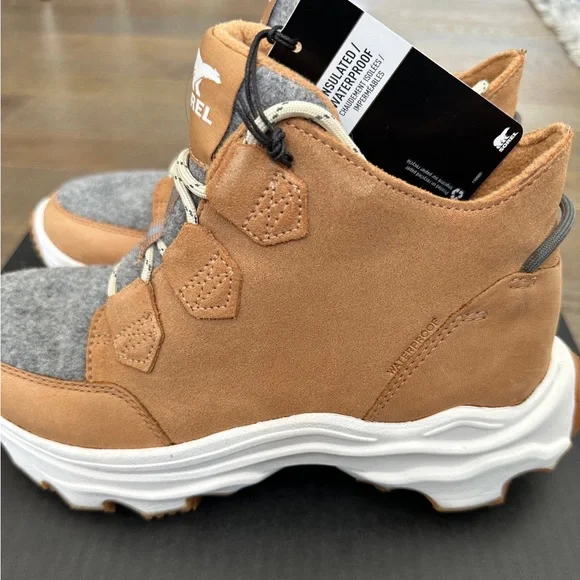 Sorel Kinetic Breakthru Caribou Shoes - Picture 2 of 5